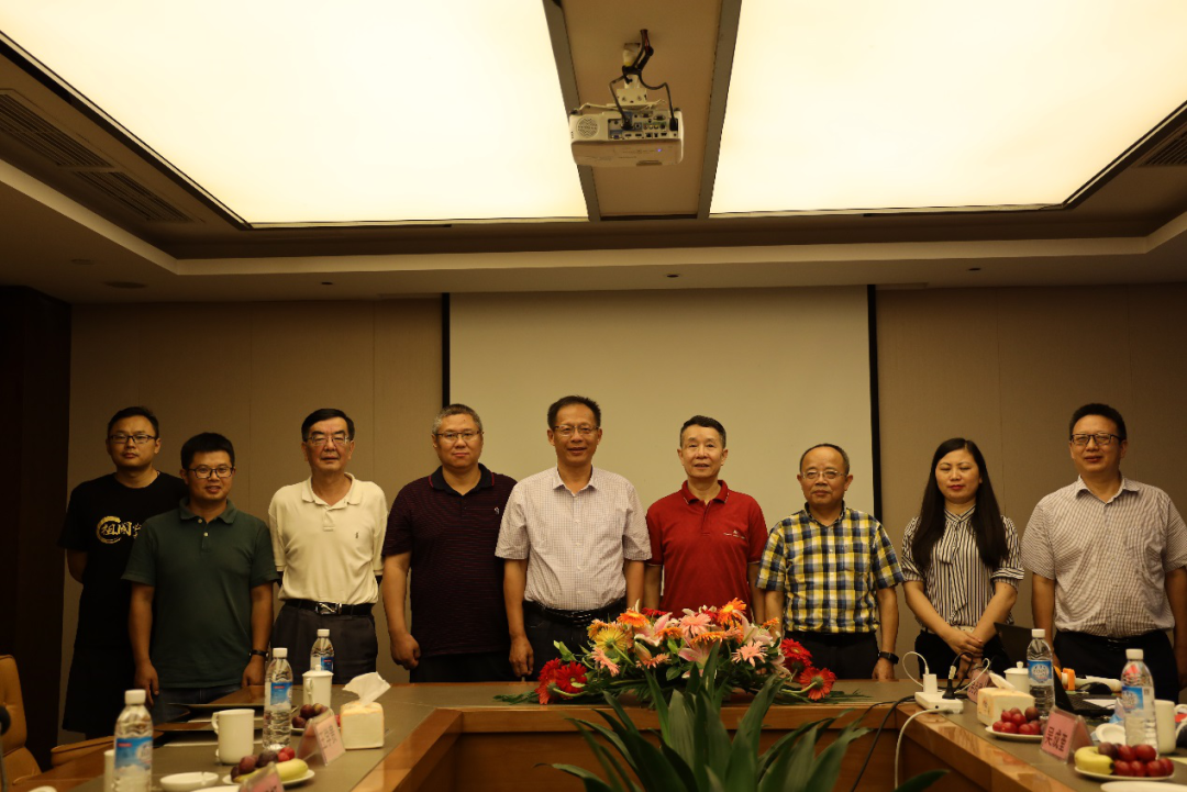 成都绿金高新技术股份有限公司、华南农业大学战略合作签约仪式